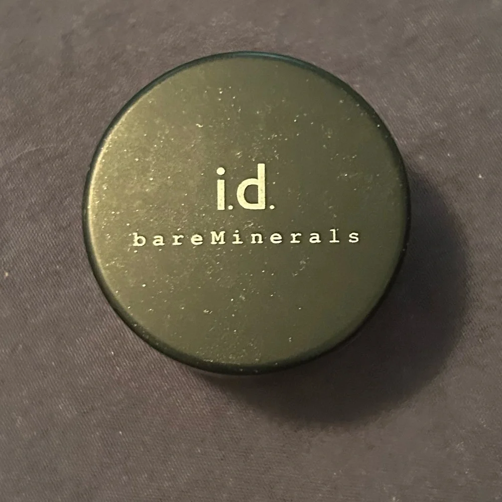 NEW STARLET KAREN BareMinerals eye shadow